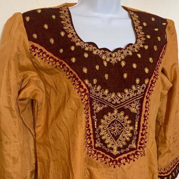 Gold / Maroon Embroidered Dress 3/4 Sleeve Round Neck SZ M By V-Star EUC - Picture 2 of 4